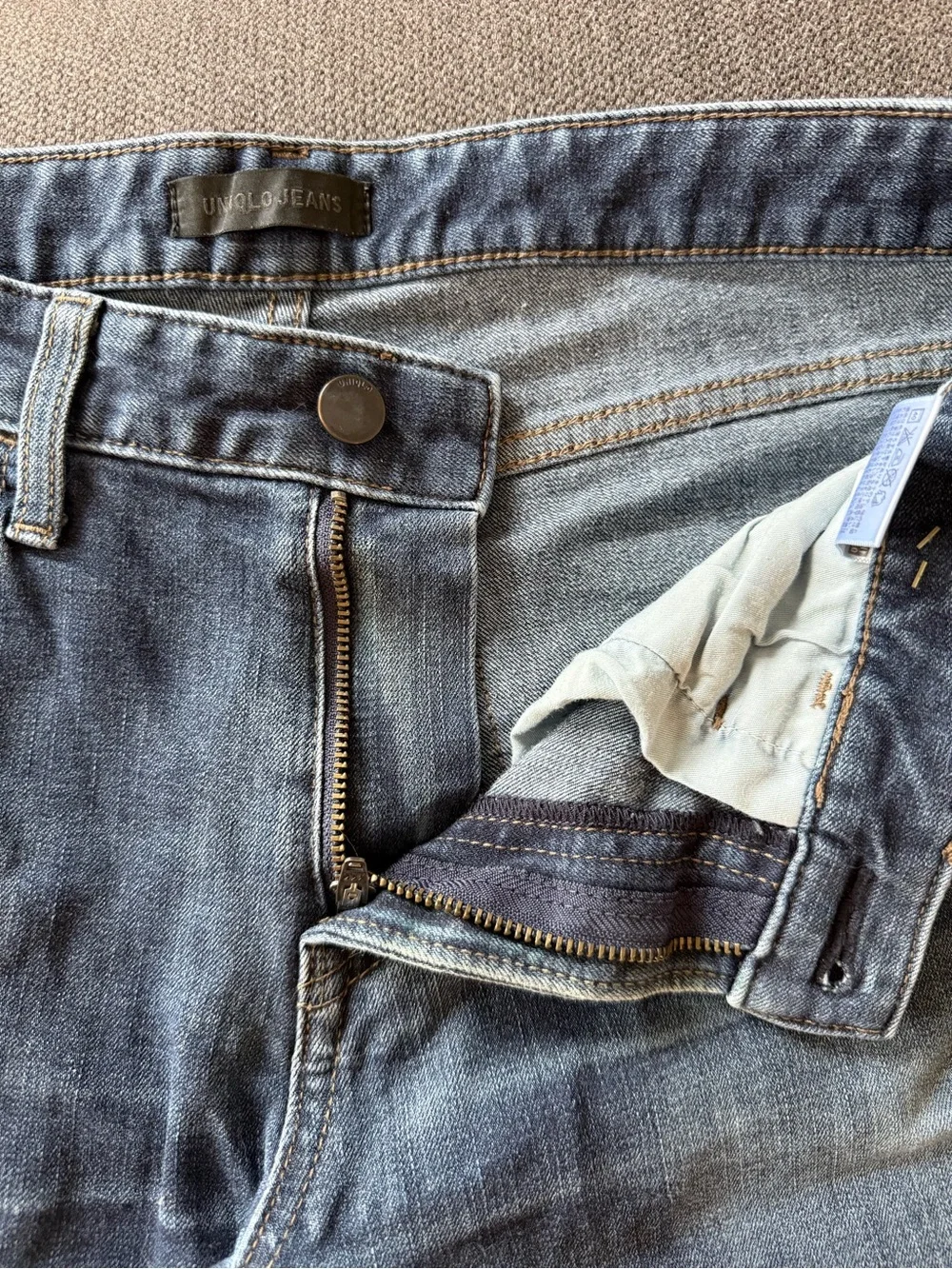 Men’s Uniqlo Skinny Fit Tapered Low Rise Jeans